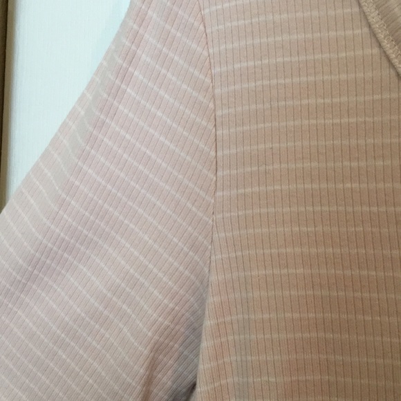 Light pink striped mid-sleeve top - Picture 4 of 6